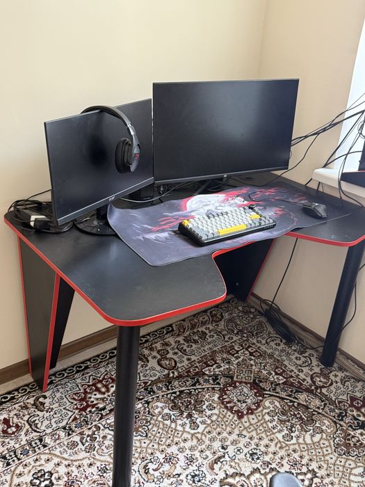 Продаю компьютерный стол