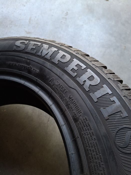 2 Anvelope de iarnă  205 65 r16 Semperit