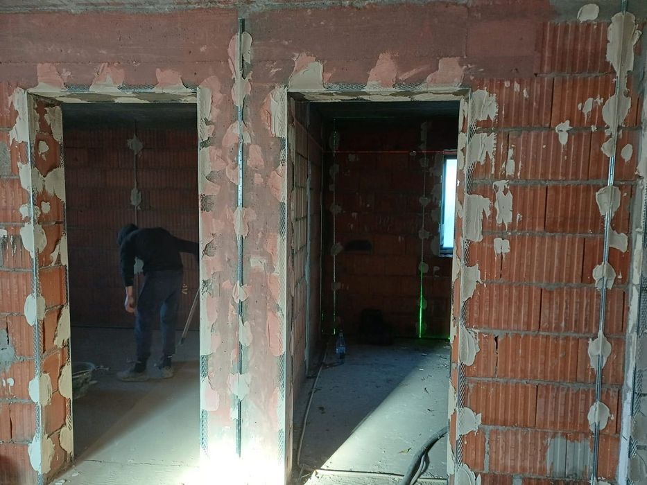 Tencuieli mecanizate cu pompa