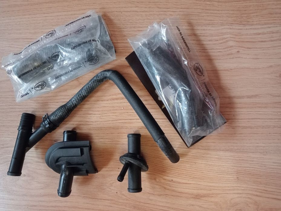 Тройник ФЛАНЕЦ  охлаждения МЕРСЕДЕС W124 W202 W203 W210 W140 W220