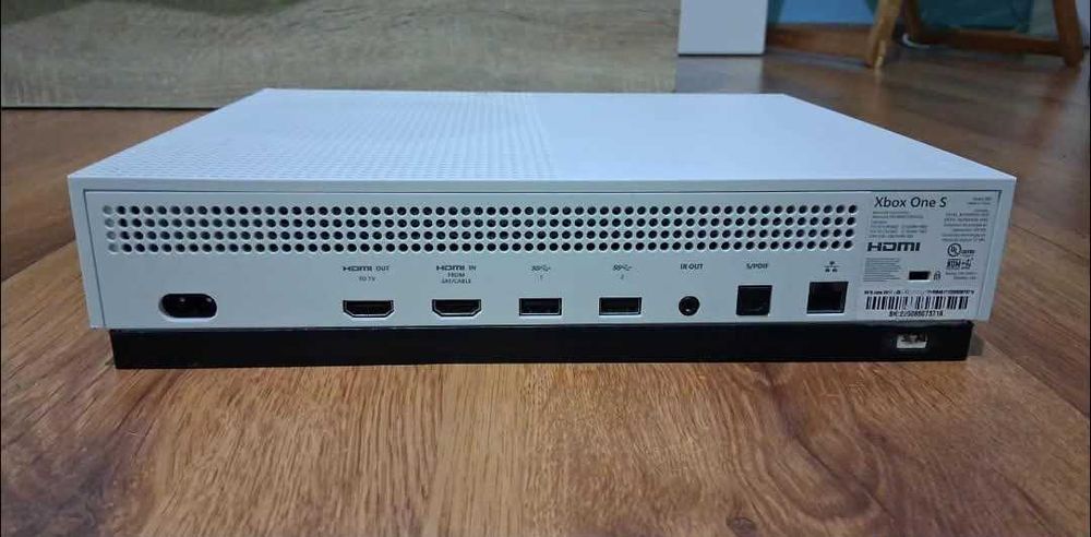 Продавам Xbox one s 500 GGB