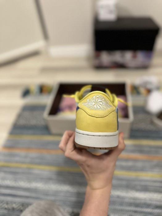 Air Jordan 1 Travis Scott Canary