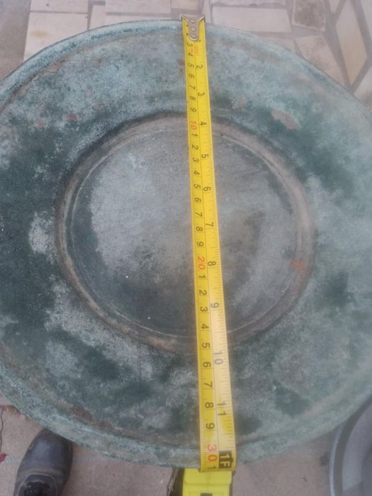 Продавам стар кантар и голяма медна чиния