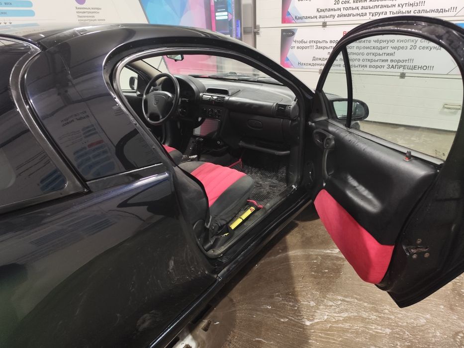 Продам машину Opel tigra