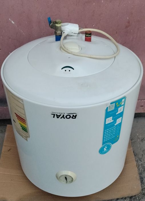Ariston 50 litr ichi tozalangan tenti yangi qoyilgan komplekt