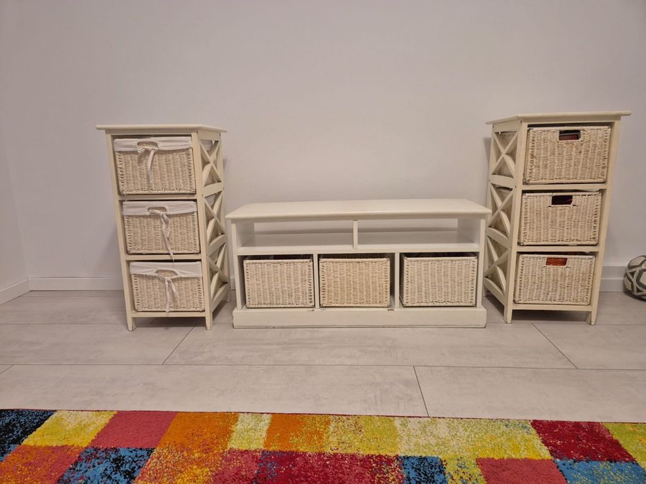 Comode cu bancuta