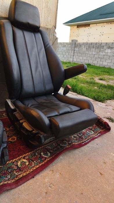 Продам сидения на BMW e34