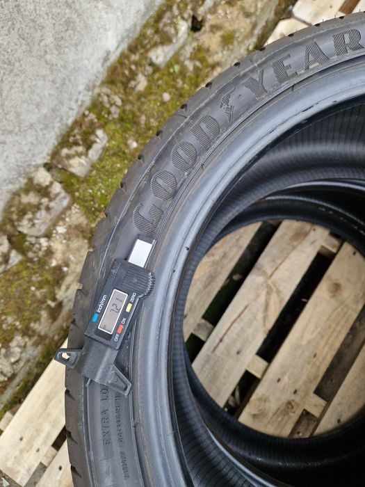 Anvelope vara aprx Noi 2dimensiuni 235 40 18 /265 35 18 Good year