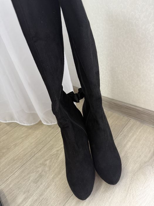 Продам демисезонные сапоги на каблуке