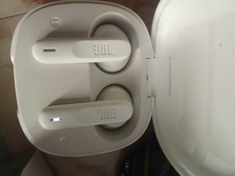Нови слушалки jbl Намалени