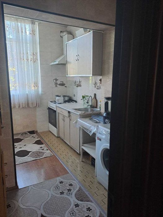 Медгородок 4 хона квартира сотилади!Балкон 2*6м.