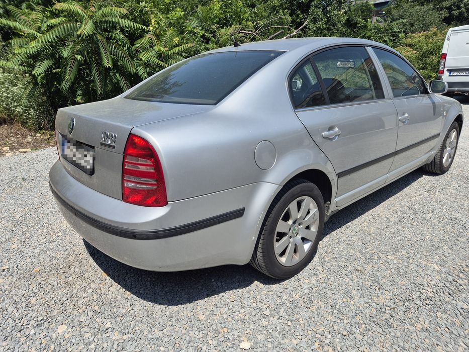 Skoda Superb  1.9 131