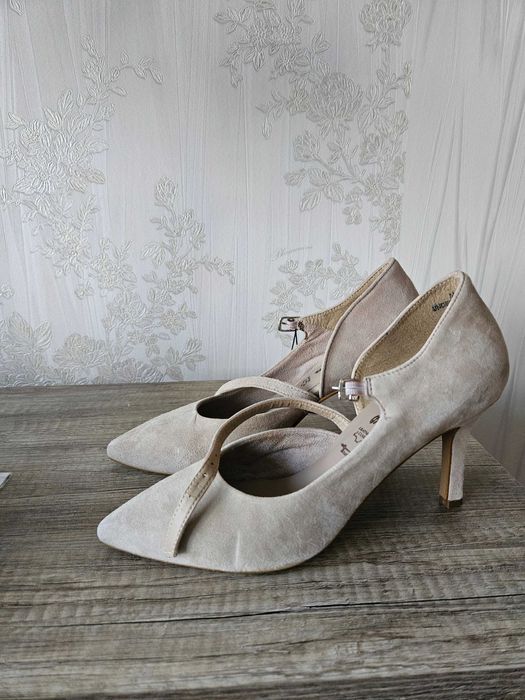 Дамски високи обувки