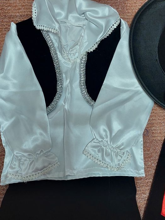 Продам костюм Зорро