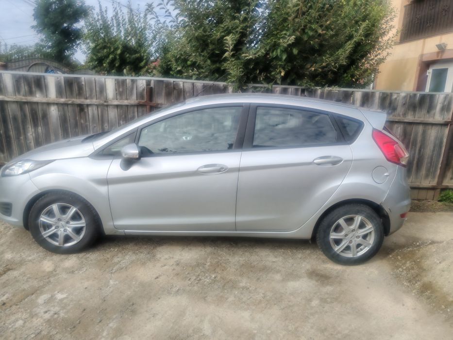 Vând Ford Fiesta