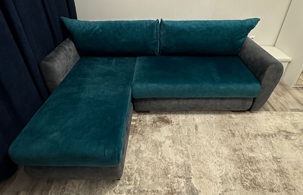 Продавам диван в отлично състояние