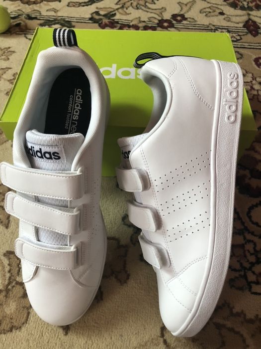 Продам кроссовки Adidas neo