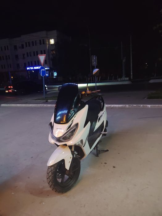Skuter 180 kub sotiladi