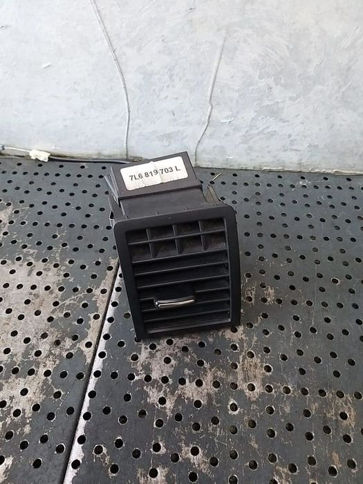 Grila ventilatie bord stanga vw touareg 7l 7l6819703l