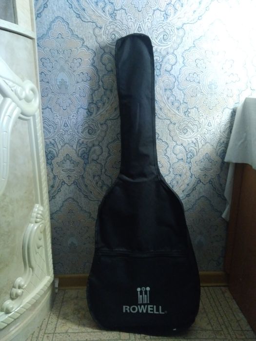 Акустическая гитара