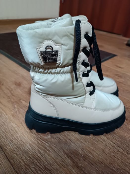 Продается детская обувь