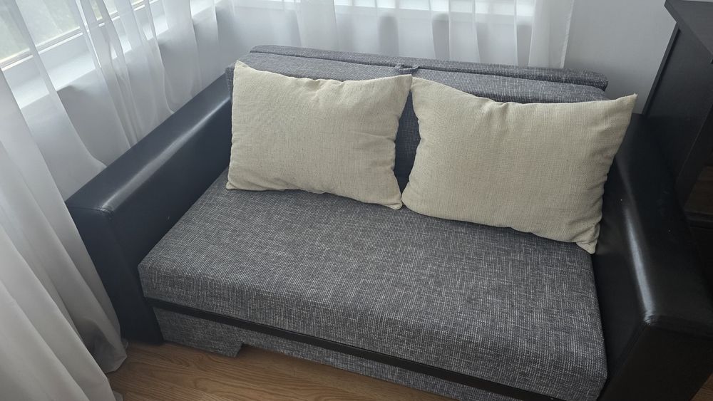 Vand canapea 2 locuri extensibila