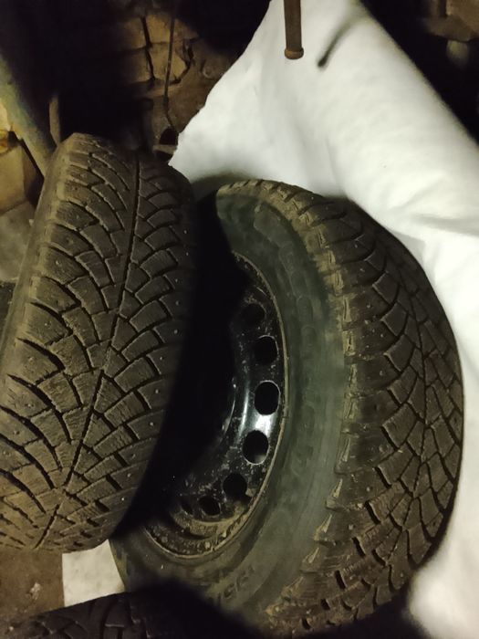 Продам резину с дисками на Ауди 100 С4.