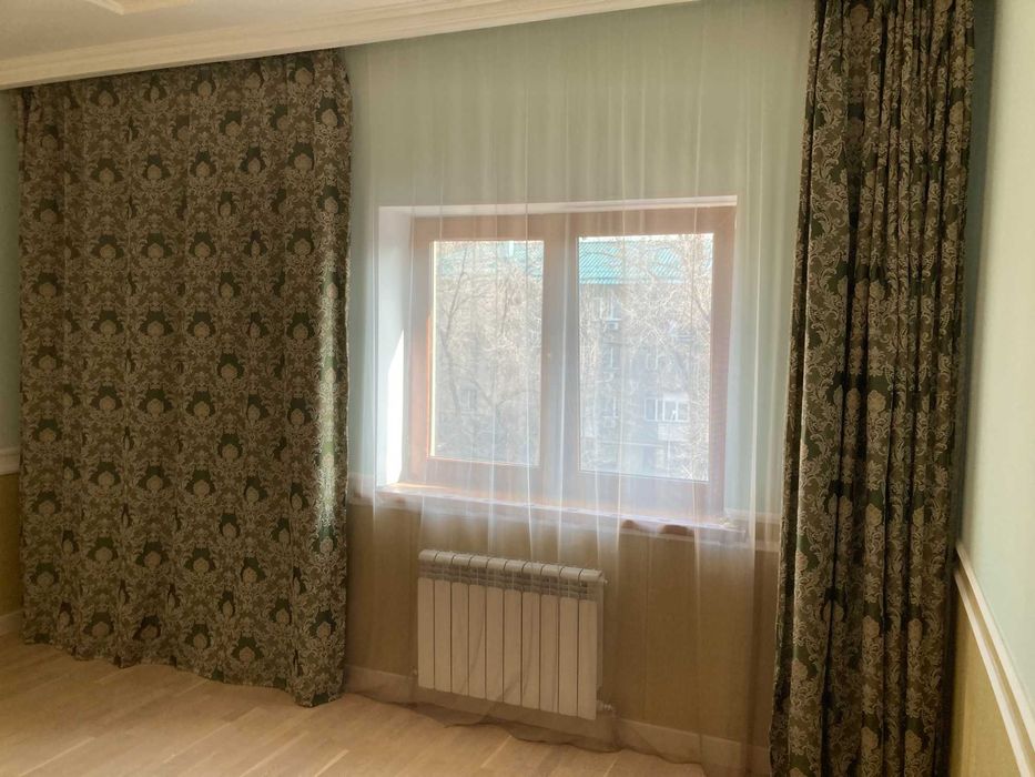 Шторы качественные б/у