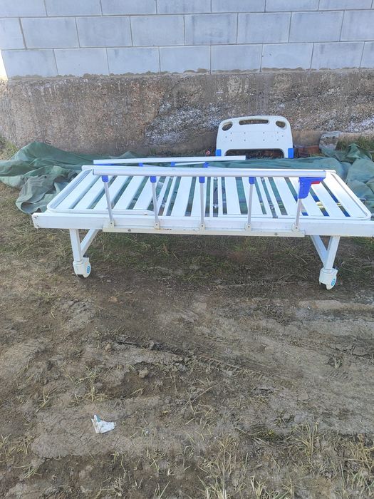 Кровать медицинский