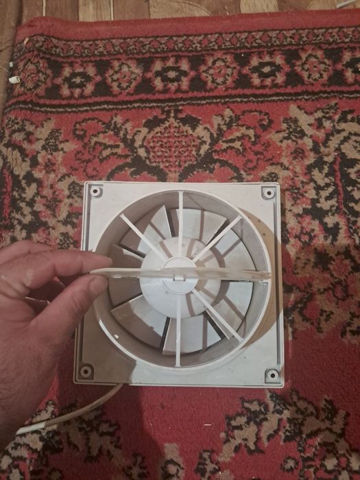 Вытяжка продаётся