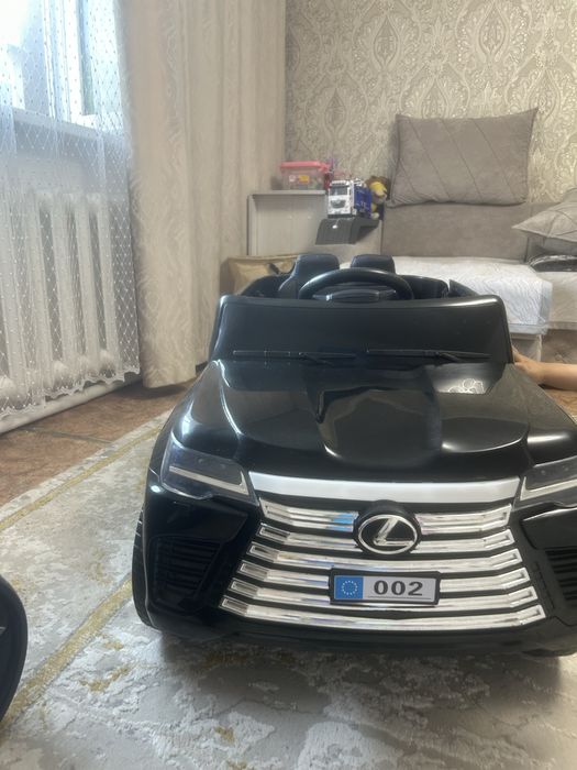 Продам детскую машинку