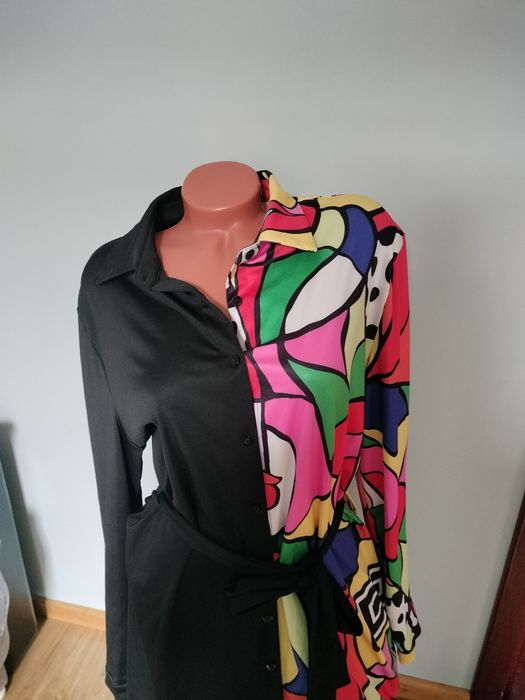 Vând Rochie cu nasturi