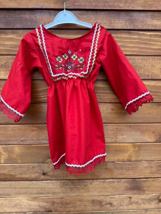 Бебешка рокля с шевица / народна носия за момиче