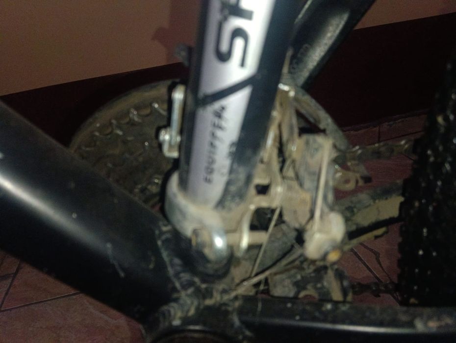 Велосипед Axis не работает тормоза