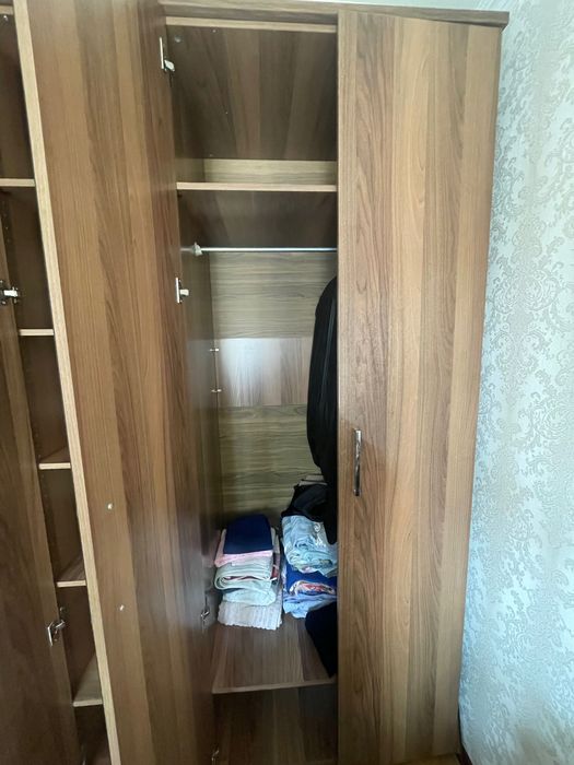 Продам гарнитур спальный