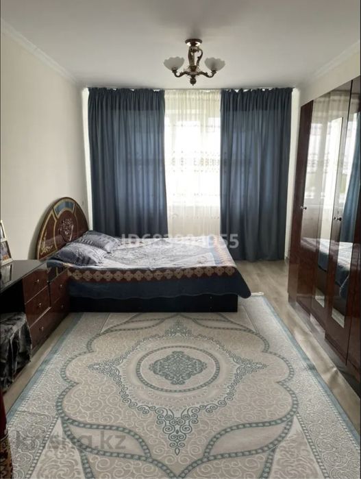 Продаю спальный гарнитур