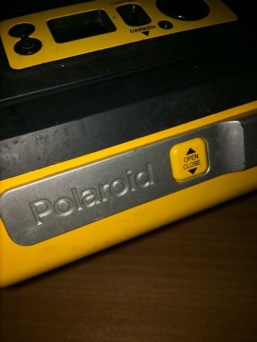 Polaroid Оne 600 - фотоапарат за моментни снимки