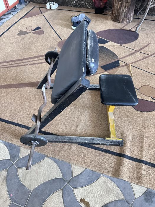 Скамья скота для мощного бицепса