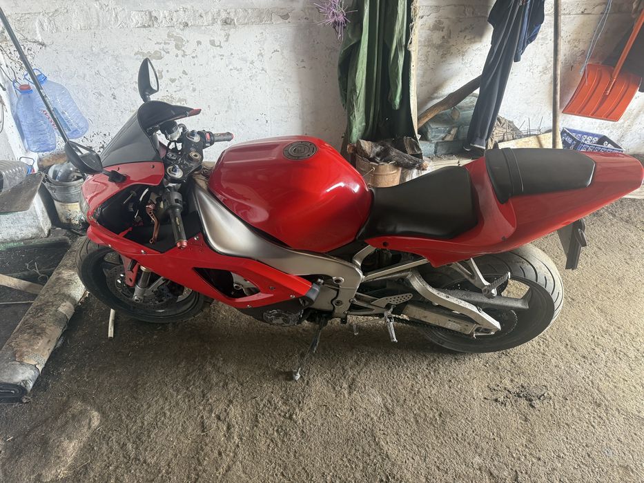 Ямаха Р1 литр 2001 года