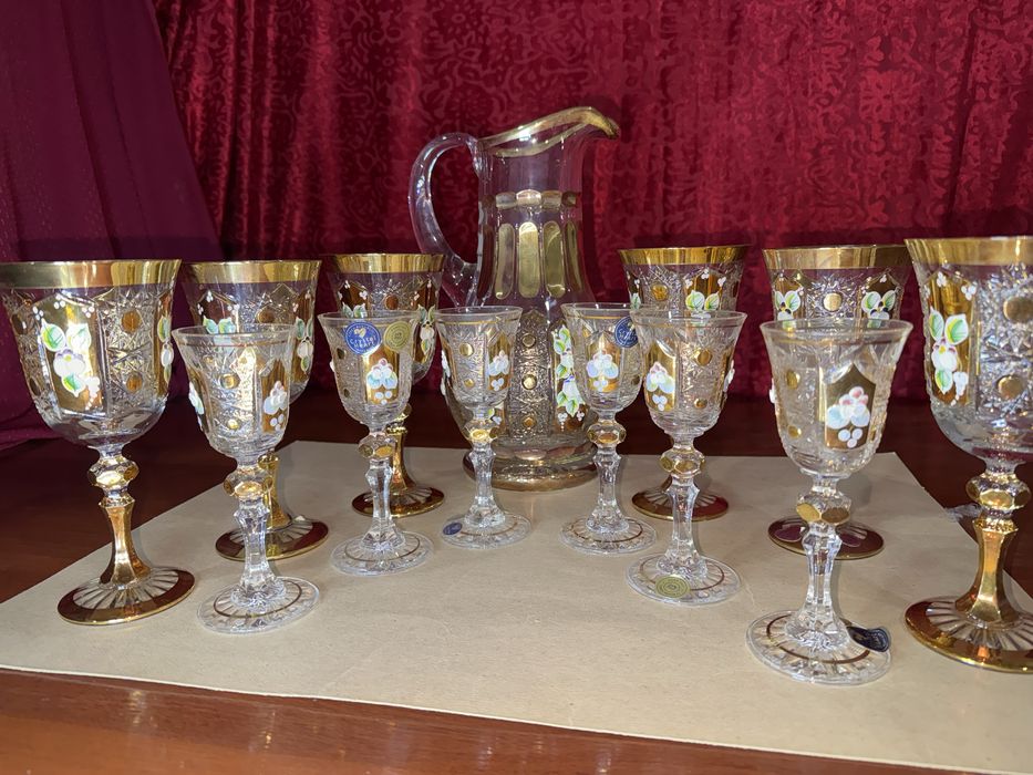 Графин и фкжеры и рюмки