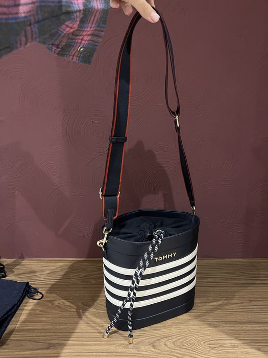 Сумка Tommy Hilfiger