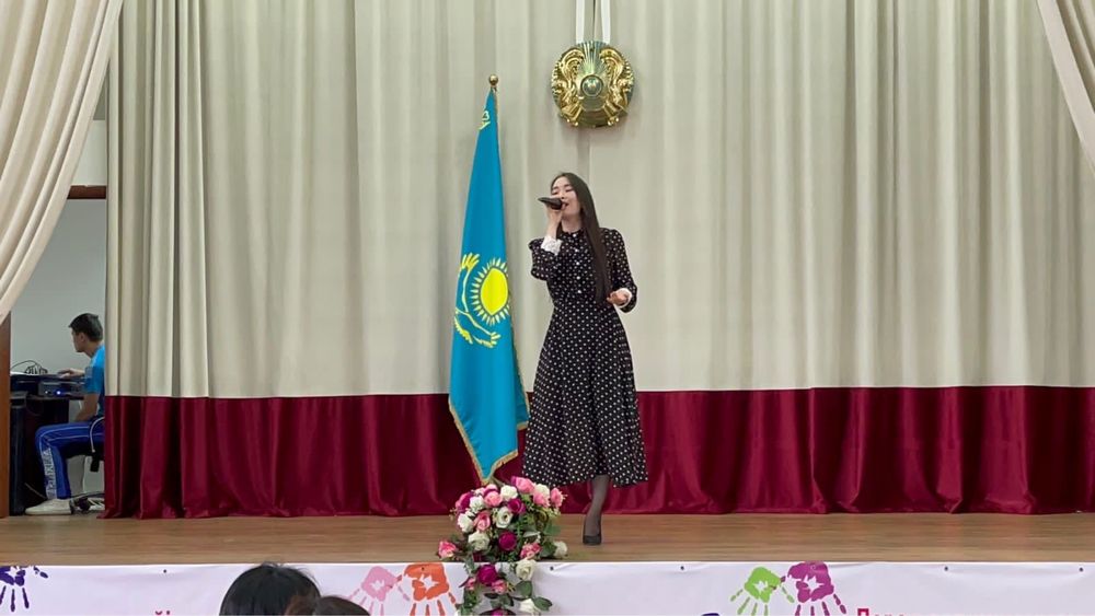 Гороховое платье миди