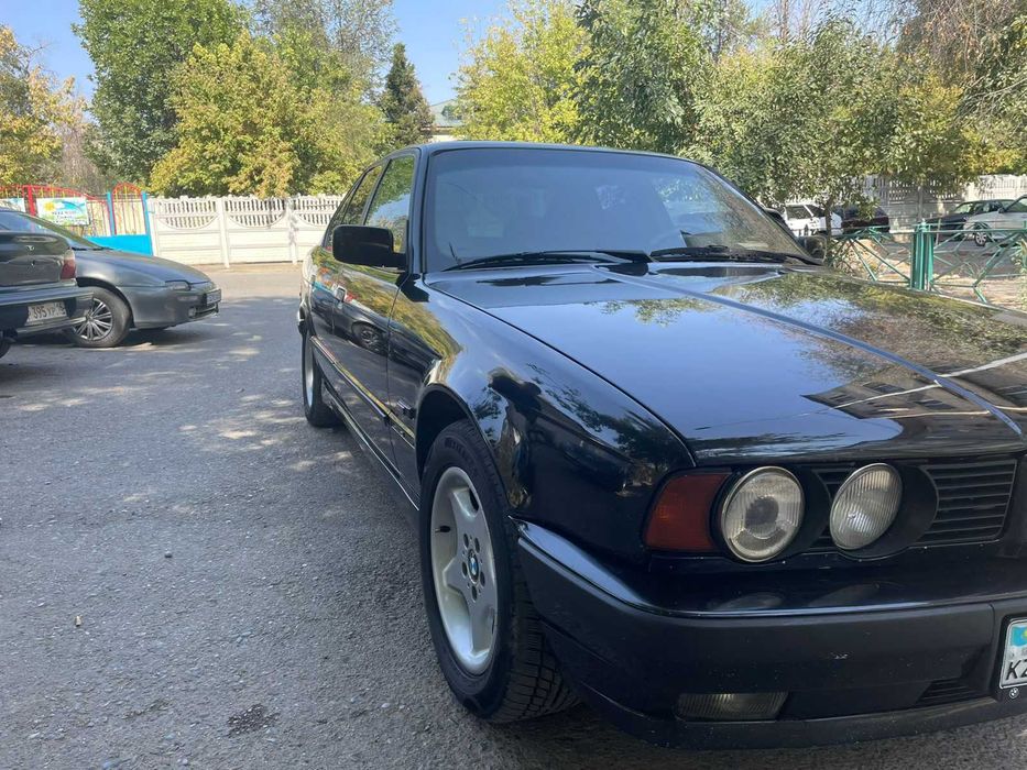 BMW  525 автомат
