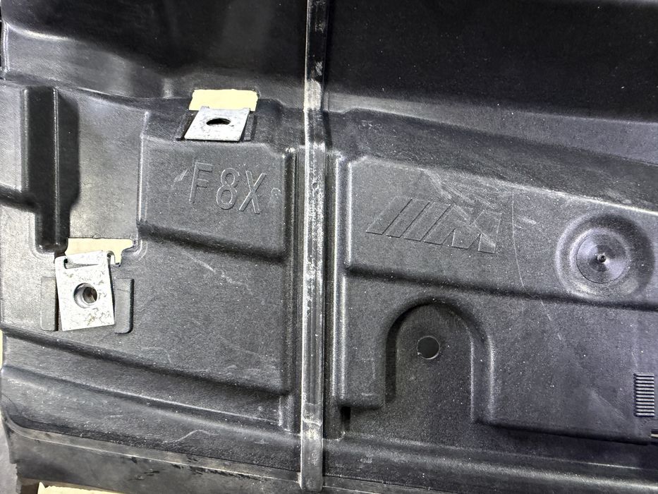 Trager Bmw f80 f82 f83 M3 M4 difuzor intaritura