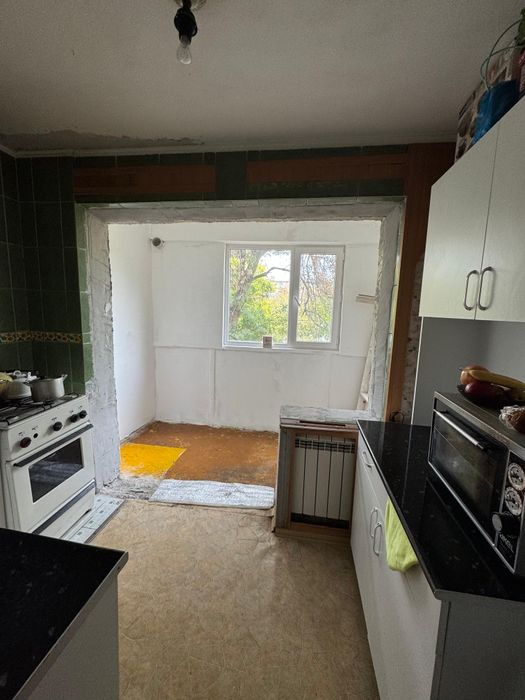 3 ком кв, 103 . 16 мкр. Сатылады