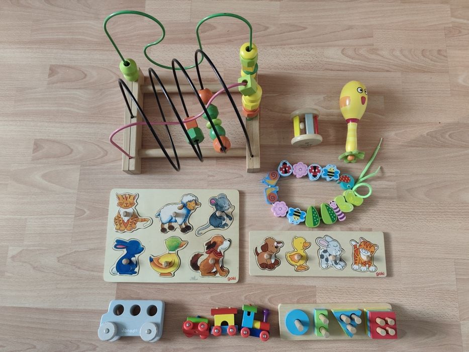 Лот дървени бебешки играчки