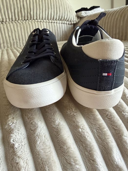 Tenși / Adidași  Tommy Hilfiger Vulc Low – Mărimea 40 – Noi, la cutie