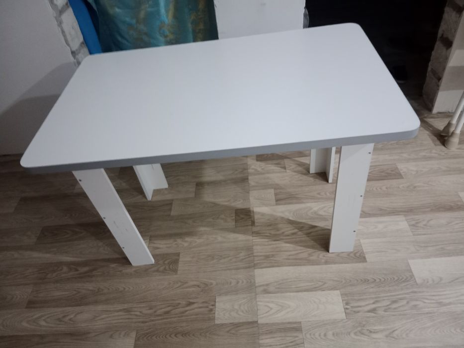 Продам стол. Доставка до подъезда. 120 на 75