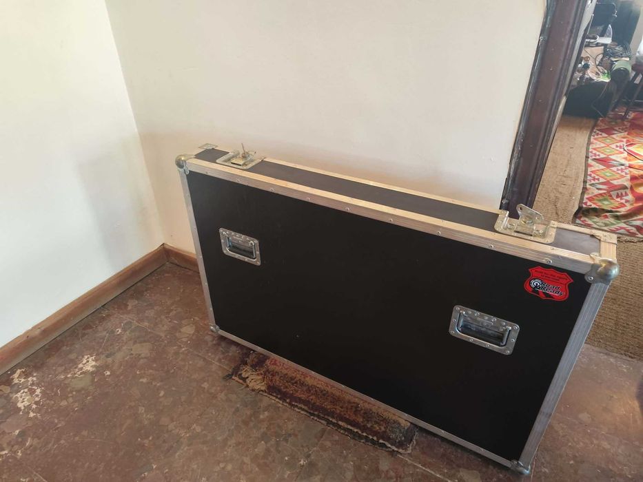 Смесителен пулт ALLEN HEATH GL 2200-32/4/2 + кейс