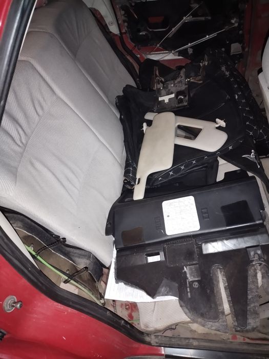 Продам Ауди 80 б4 по запчастям.